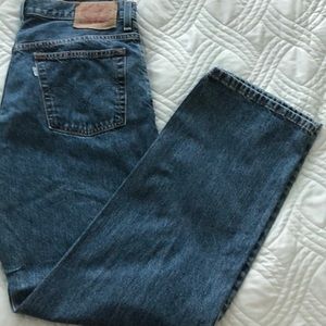 Levi’s blue jeans size 33x32
